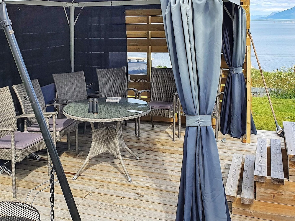 10 Person Holiday Home in Lyngseidet view 2