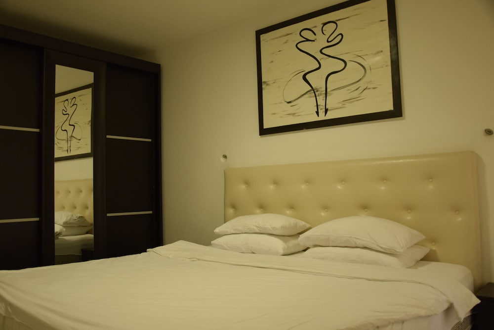 La Palmora Suites