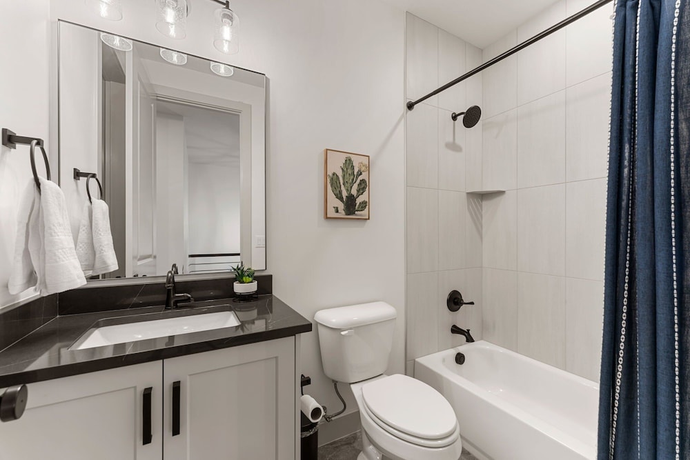 Adventure Central At Desert Color 6 Bedroom Townhouse