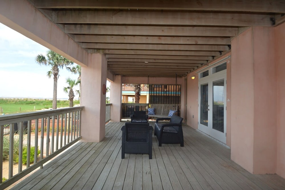 Just Beachy A Luxury Retreat Sleeps 12 3 Levels With Elevator- Perfect for 1-3 Families
