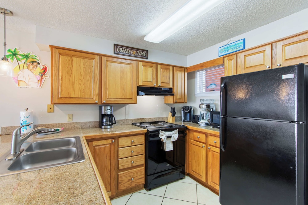 Gulf View 2 Bed Beaches Pool Dining and Fun