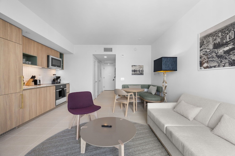 Prime City Location Luxury Condo