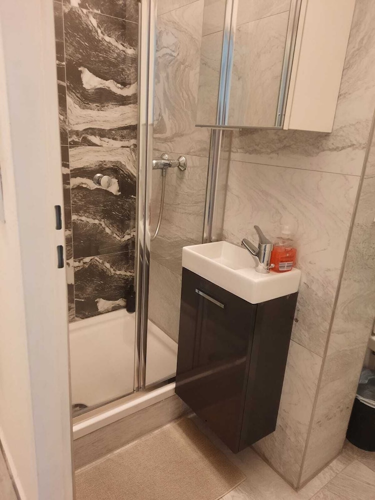 Budget 4 Apartments For Groups