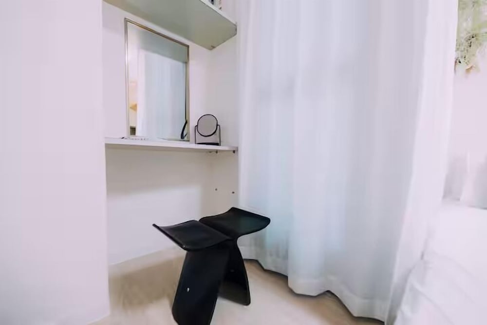 Minimalist Loft 701