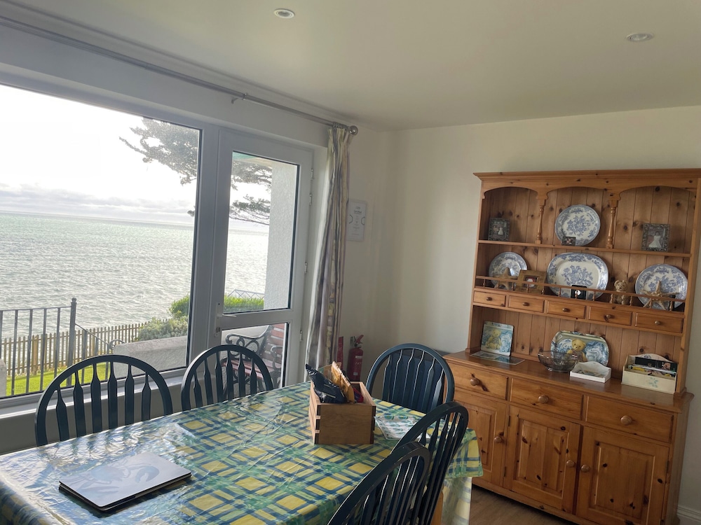 Rocklea Seaside Cottage