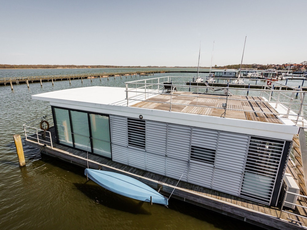 Houseboat in Ribnitz-damgarten