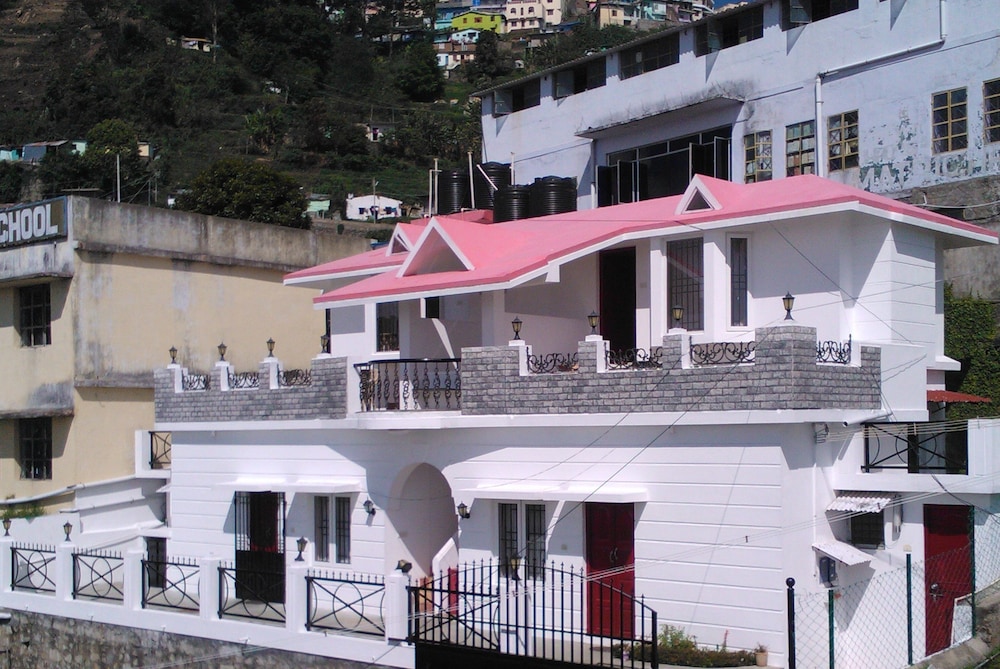 B's Hive Guest House