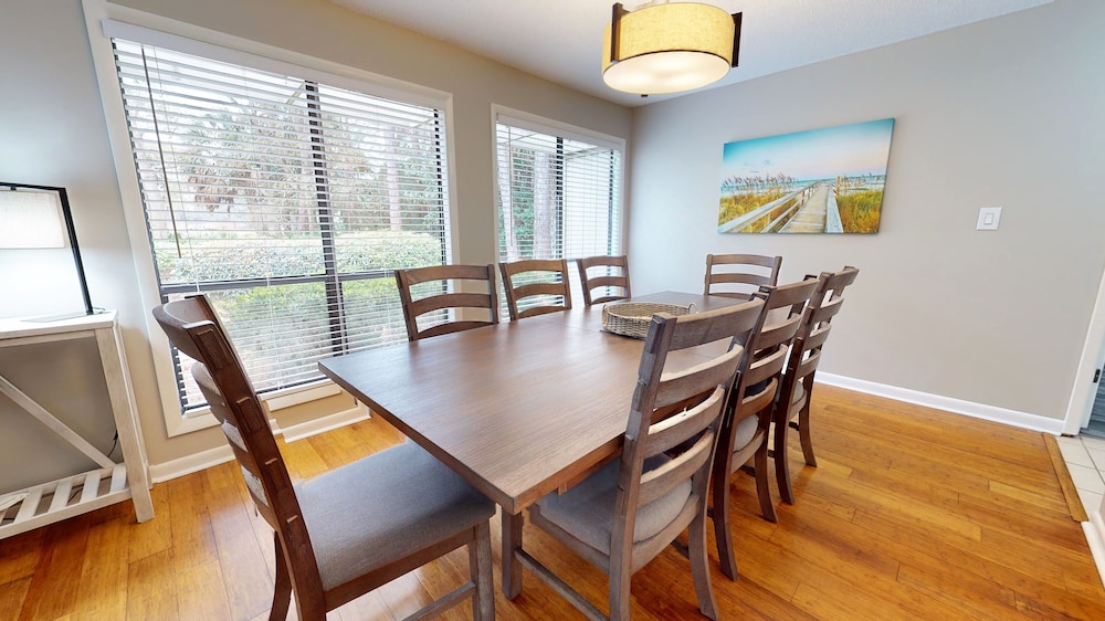 Augusta Village Sandestin by Gibson BR