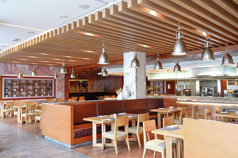 DoubleTree by Hilton Dubai - Jumeirah Beach