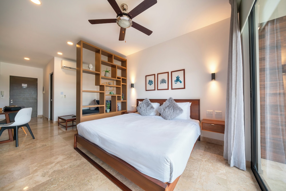 1 Bedroom Pool & Gym Bahay 504