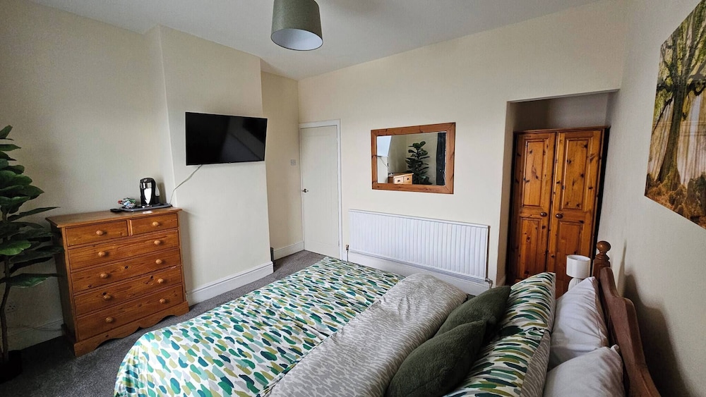Charming 3-bedroom Home in Doncaster, Perfect for Family, Friends & Contractors