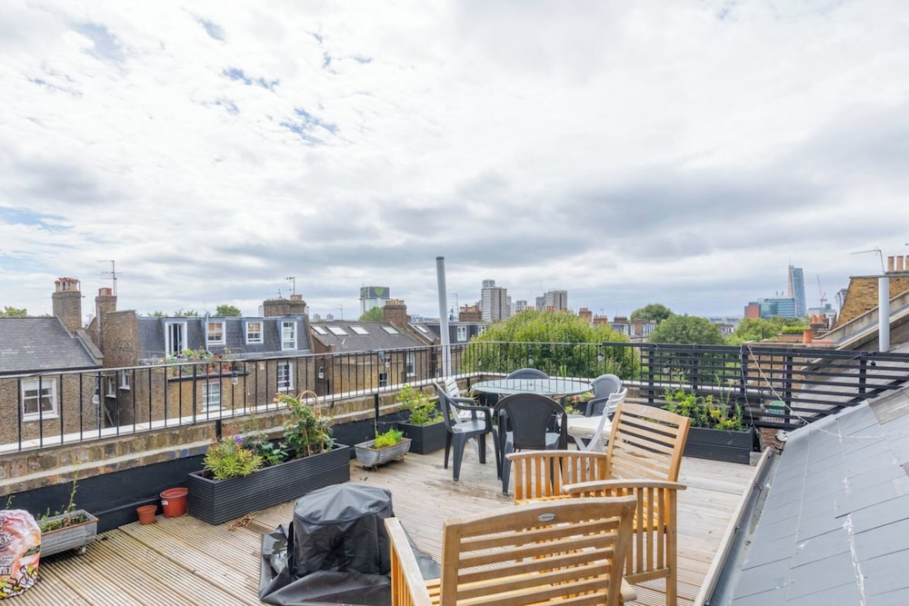 Top Floor 1BD Flat With Balcony - Ladbroke Grove
