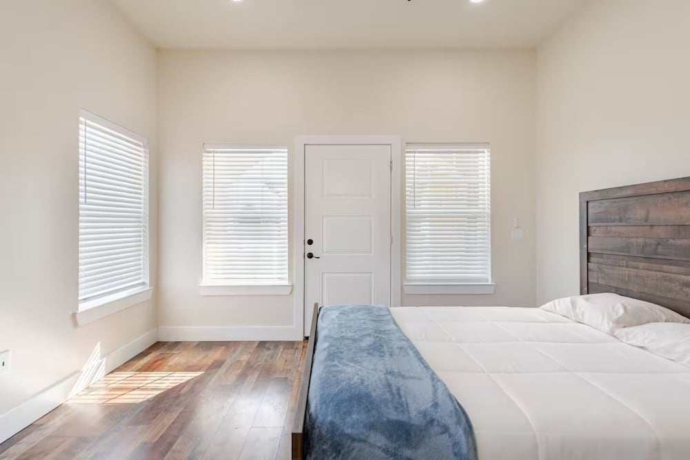 Luxury 3Story Private Pool 8BR Retreat