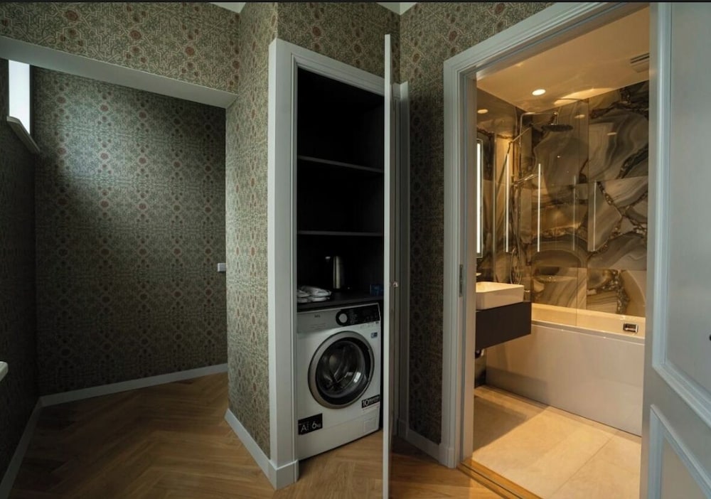 Roze Boutique Apartments