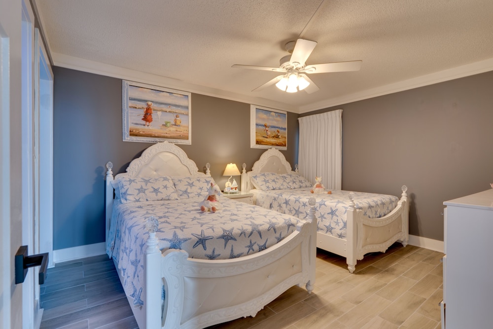 Luxury Panama City Beach Condo w/ Boat Slip!