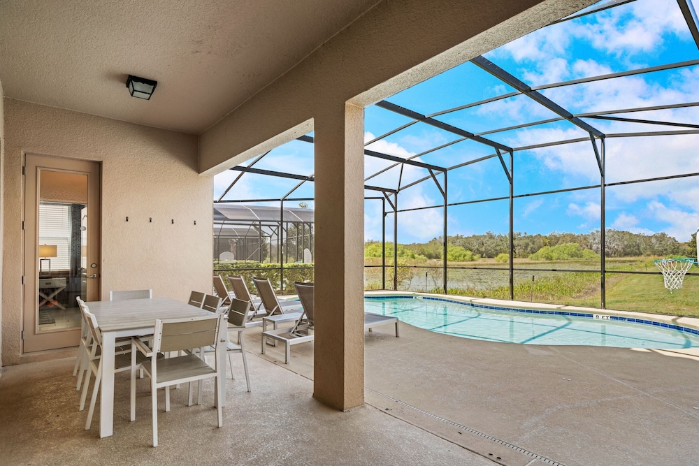 8005 Oak Shadow Ct