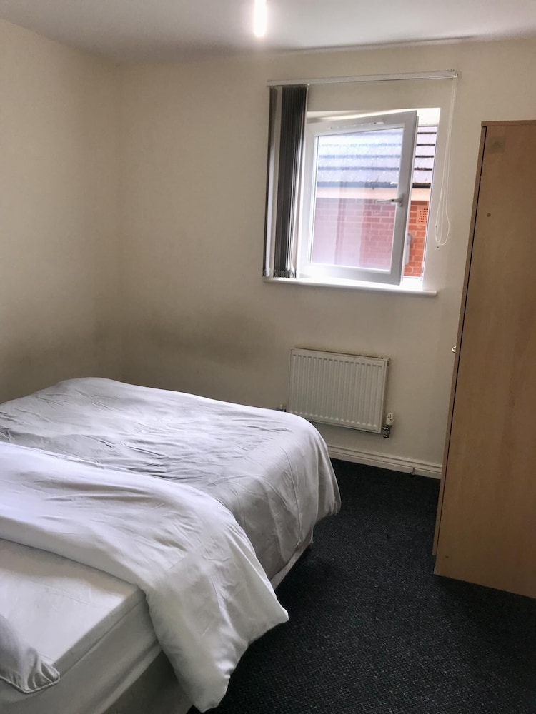 Immaculate 2-bed Apartment in Smethwick