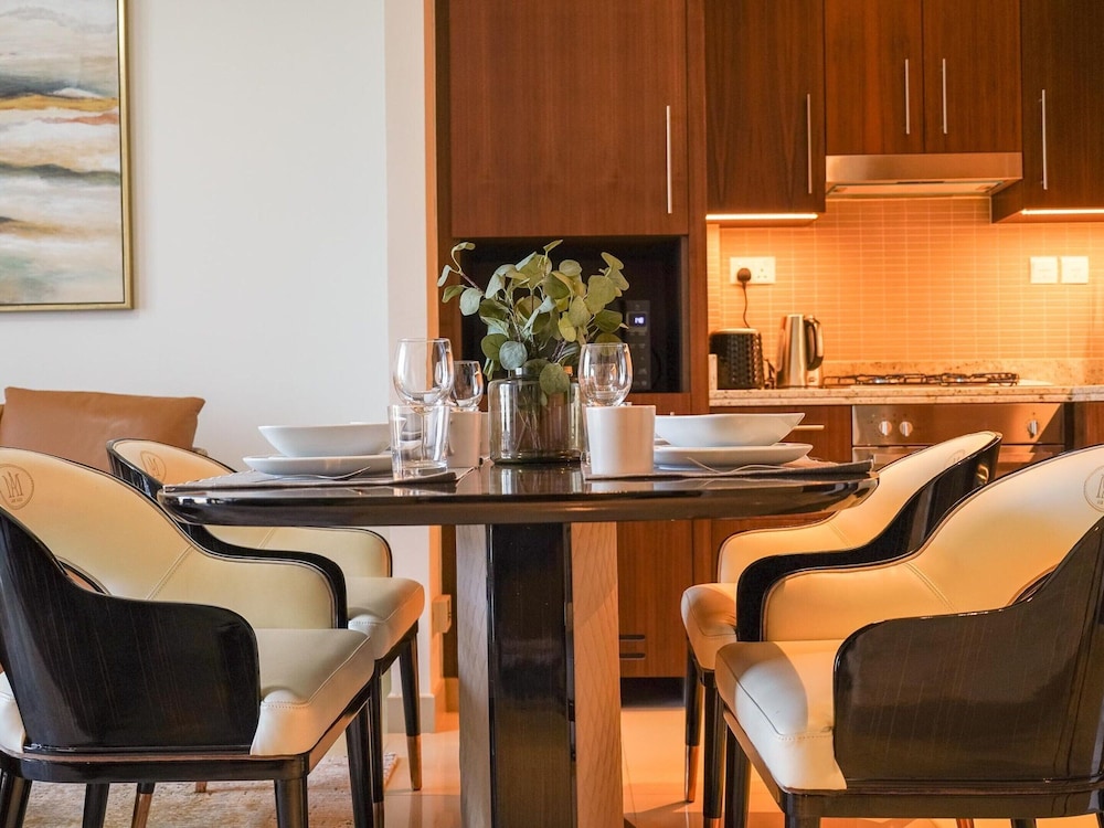 Luxurious & Stylish Apartments Across Dubai Mall - Burj Khalifa - City Views