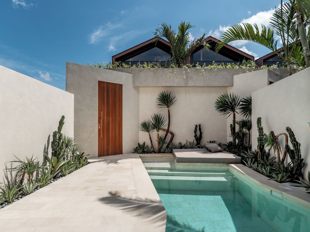 Blacksand Villas Echo Beach