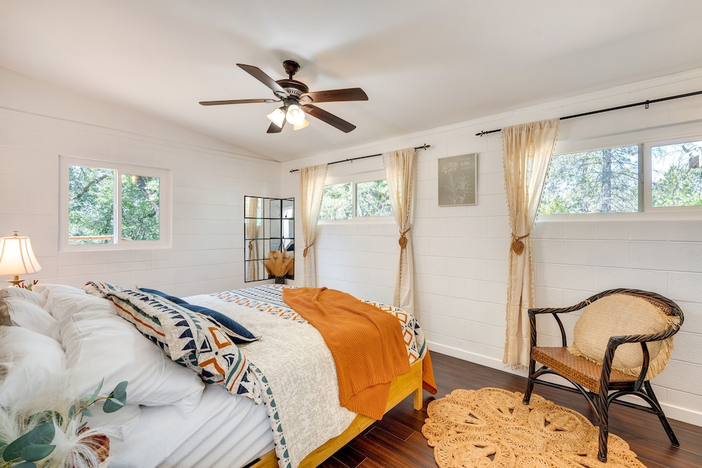 Miscellaneous Market Vacations - Modern Meadow Vista Vacation Home w/ Spacious Deck - Property Image 3