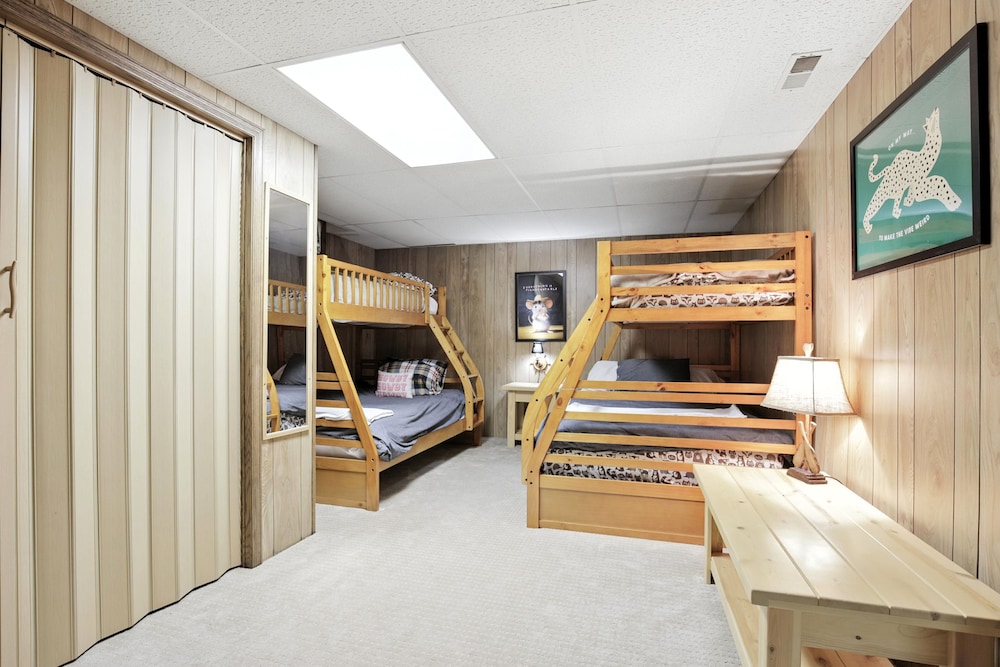 The Treehouse Lakes & Trails Cabin 3 Bedroom Cabin