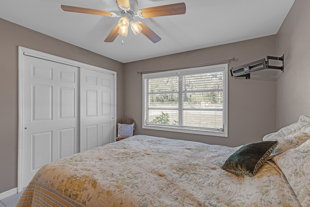 Waterfront Retreat W/ Canal Access 3 Bedroom Home