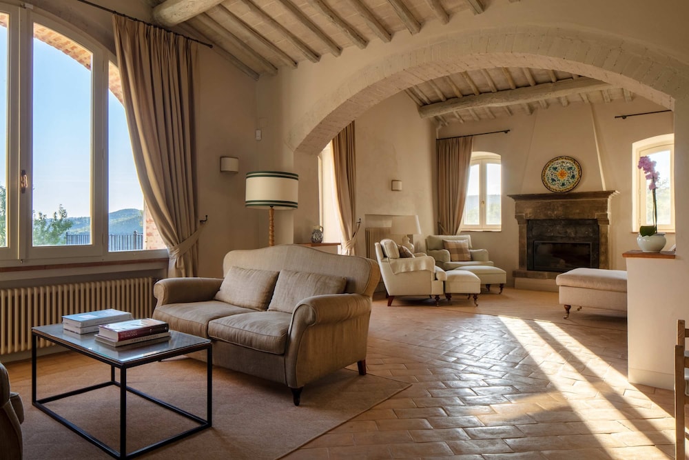Fattoria Valtellina by Boutique Tuscany