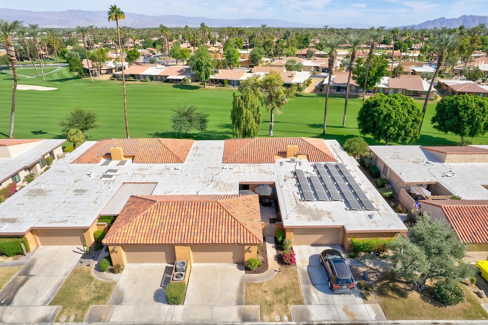 Designer Seville Condo w Golf Mountain Views