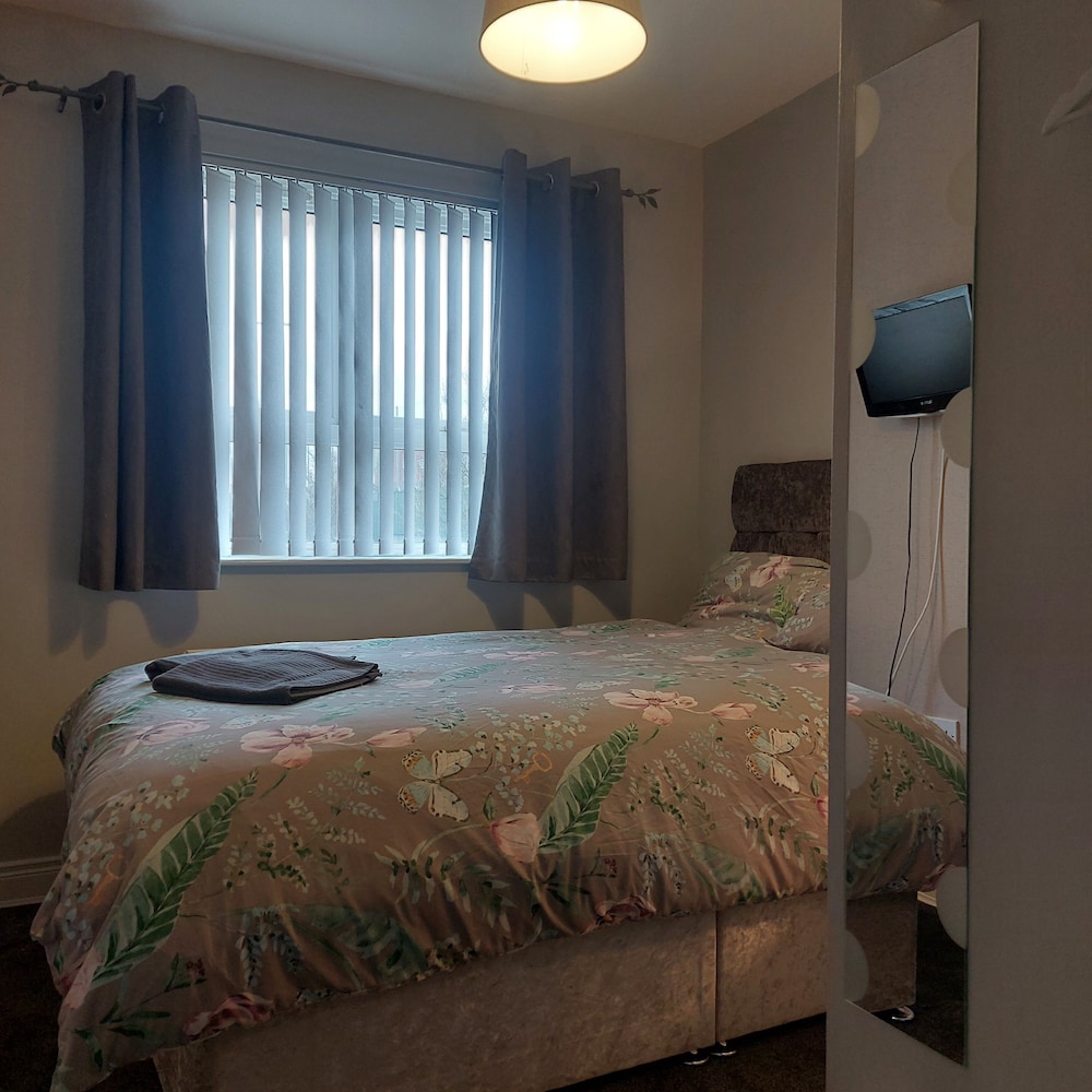 Lawnbrook Town Guest House view 5