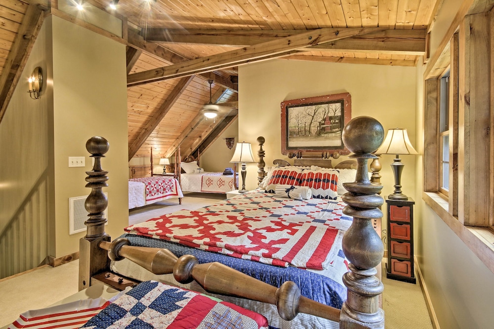 Creekside Berkeley Springs Cabin on 35 Acres! - Property Image 27