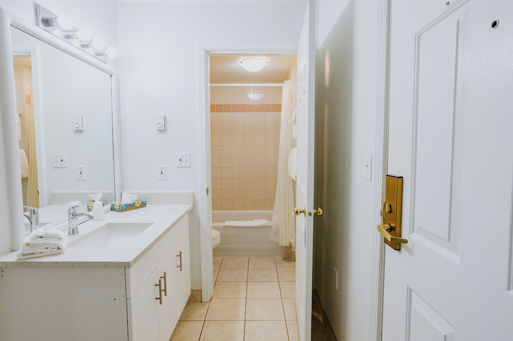 Western Budget Motel Plus Mosaic Suites
