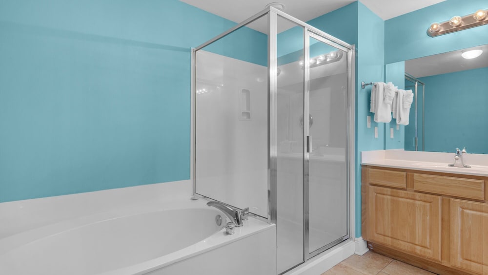 Prime Gulf View Condo Near top Attractions, Dining, & Beach Fun!