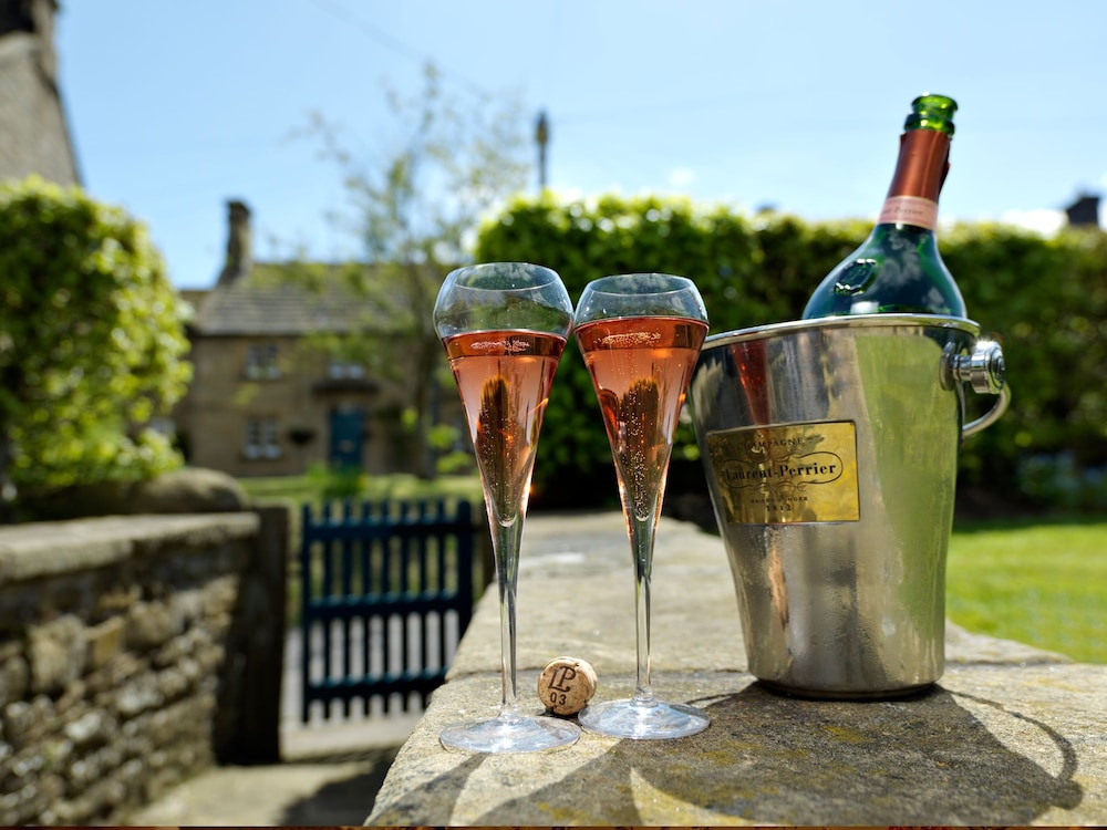 The Pilsley Inn