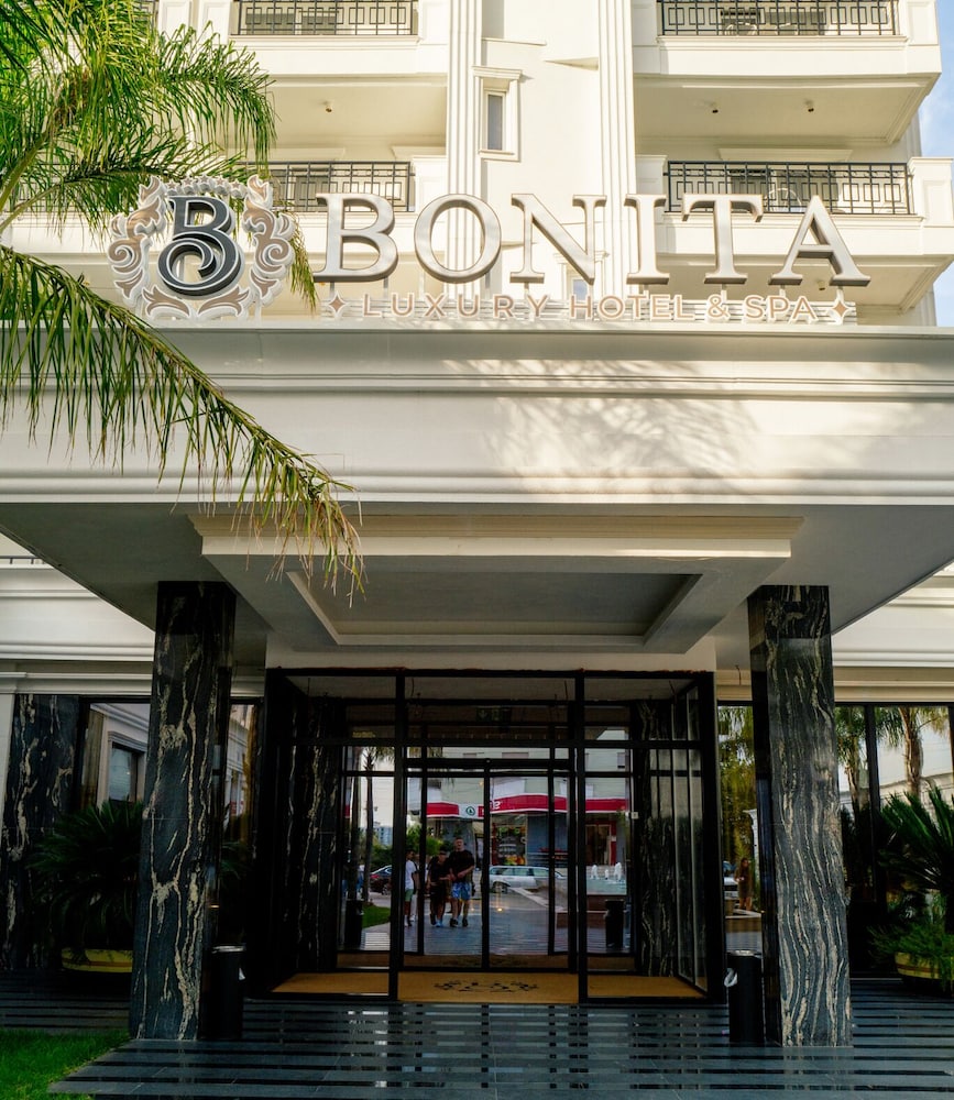 Bonita Luxury Resort & Spa