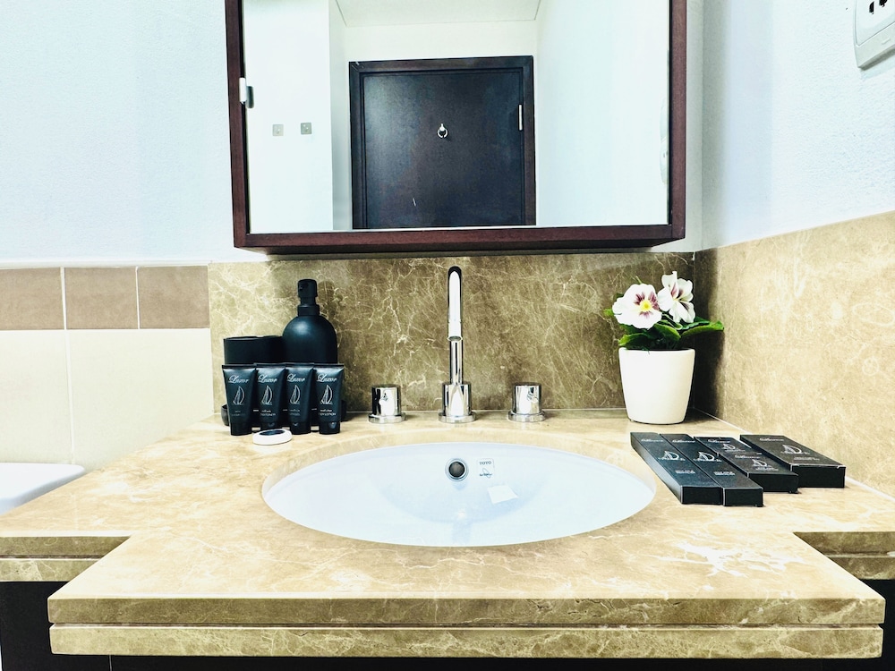 Venduras Sleek 1BR Near Burj Khalifa