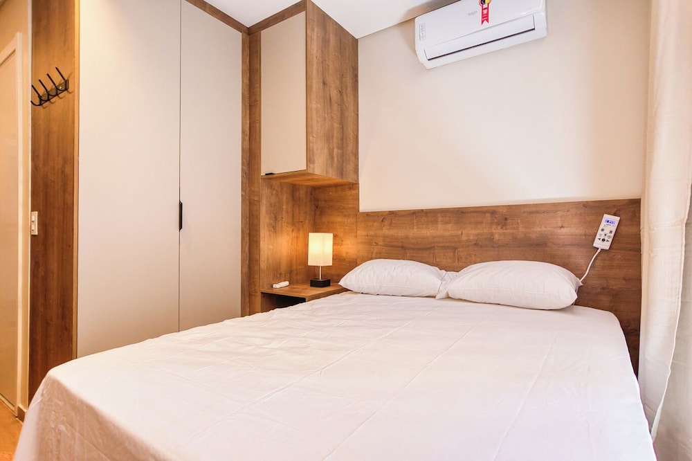 Flat na Vila Mariana c Varanda pr x ao Metr