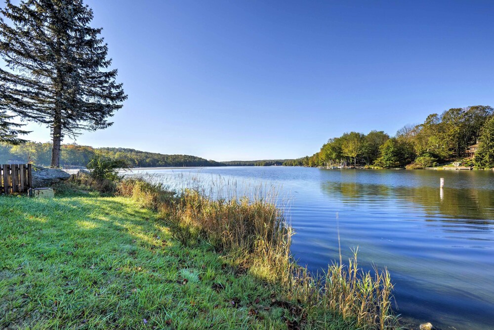 Chalet on the Green: Cozy Lake Ariel Retreat! view 2