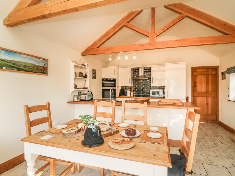 Old Hall Byre