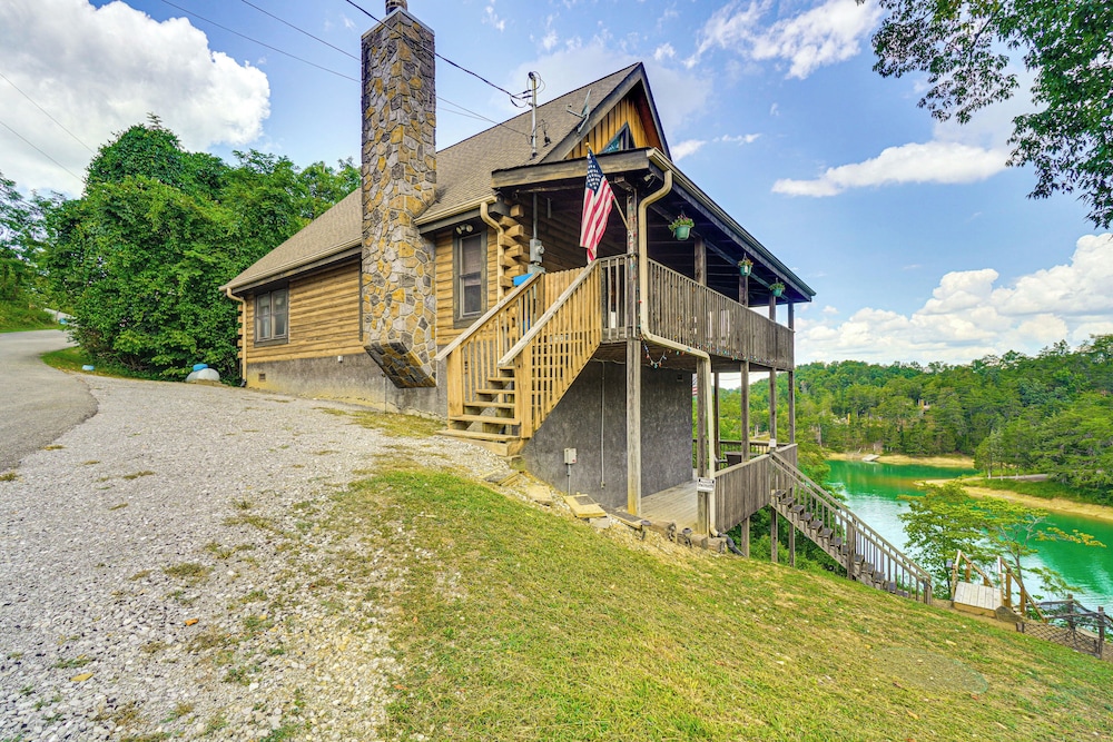 Douglas Lake Access: Family Cabin in Sevierville!