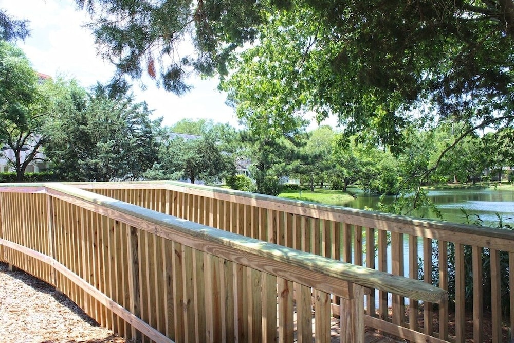 Windsor Court 11c 2 Bedroom Condo