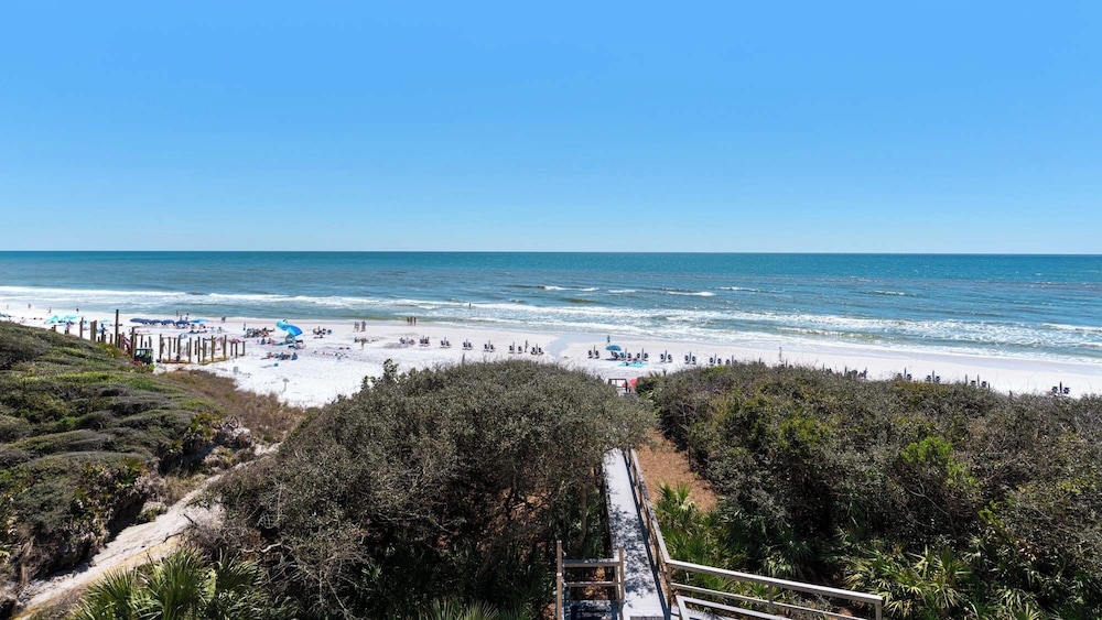 Legacy 303: Beachfront Retreat on 30a!