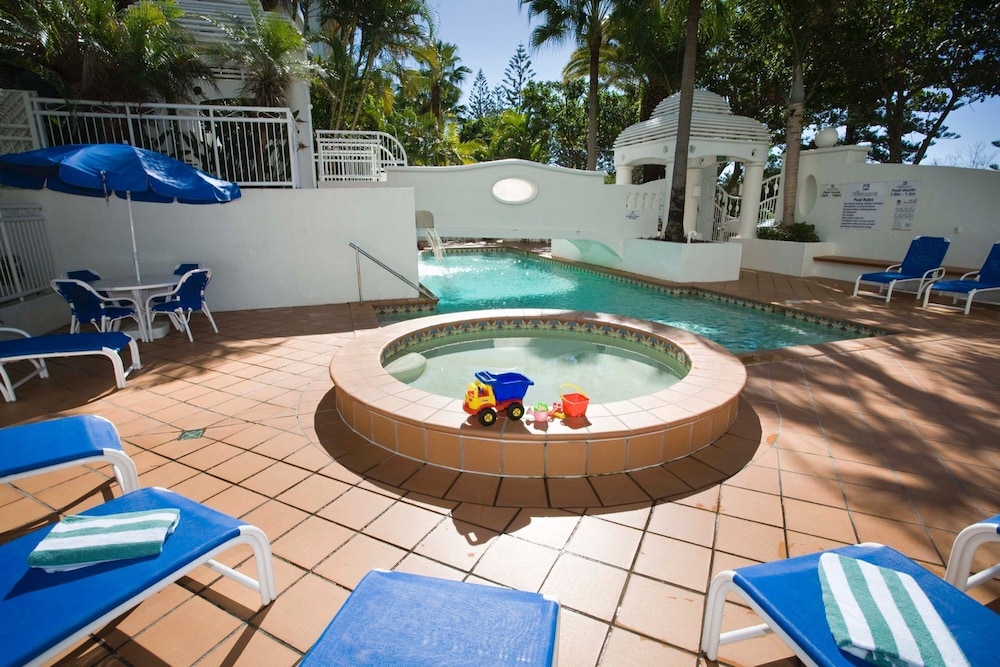ULTIQA Burleigh Mediterranean Resort-2