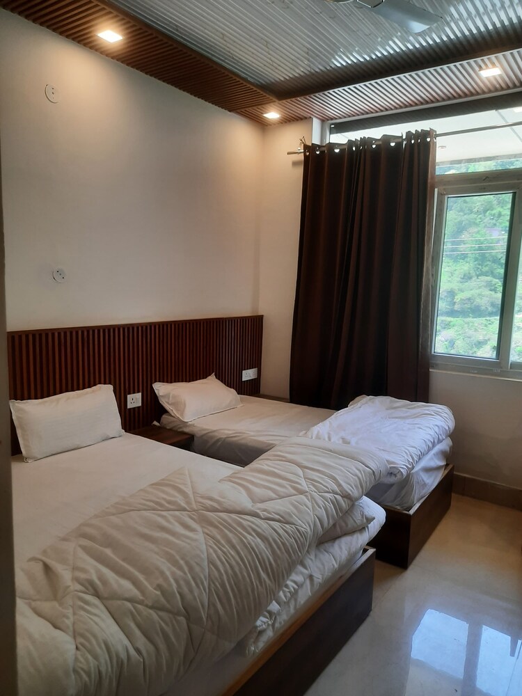 Hotel RRR