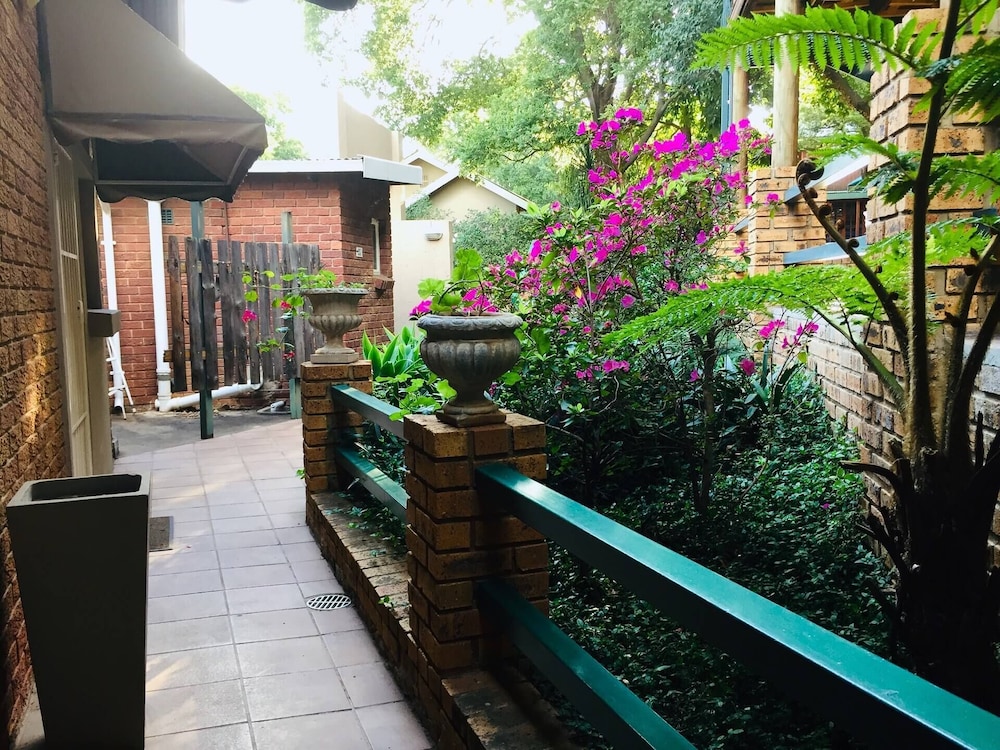 Amper Bo Guesthouse