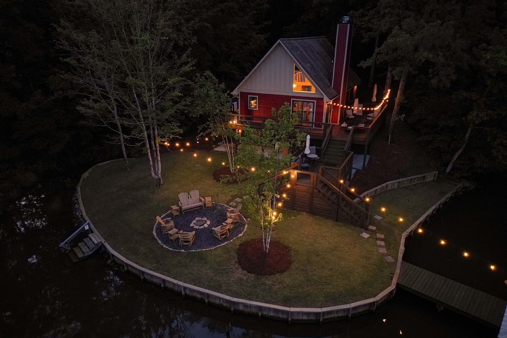 Bear Creek Cottage view 5