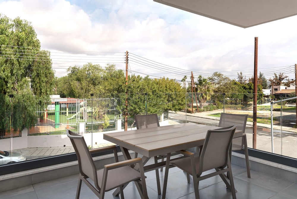 Phaedrus Living: Limassol Opalia Residences Ruby