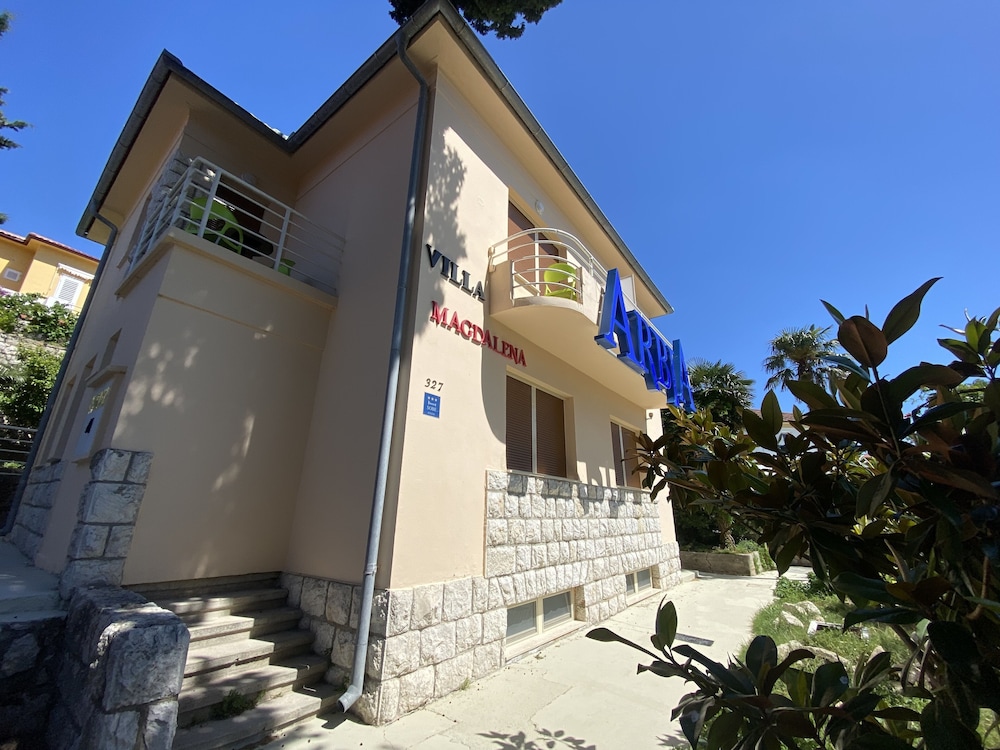 Integrated Hotel Arbia - Villa Magdalena view 2