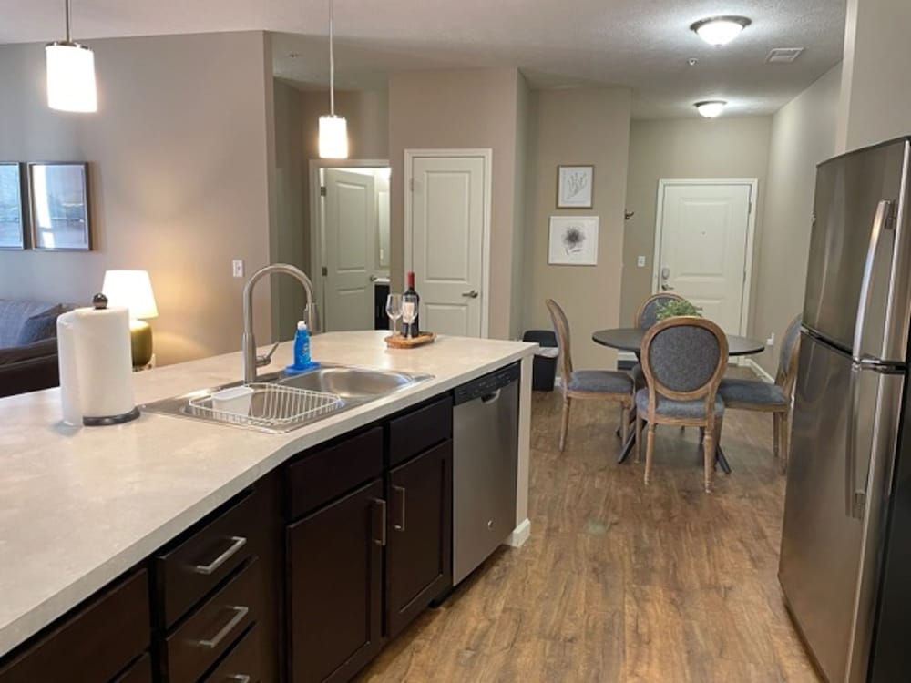 Executive 1st Floor 2BR Dublin Area W D Gym