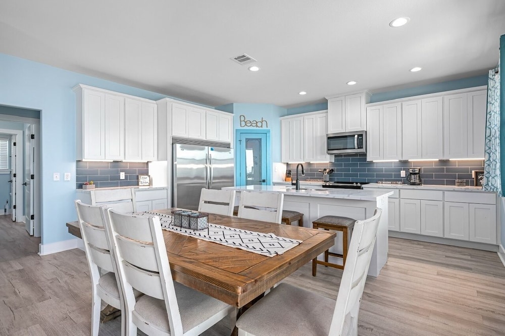 Oceanfront Manor 4 Bedroom Home