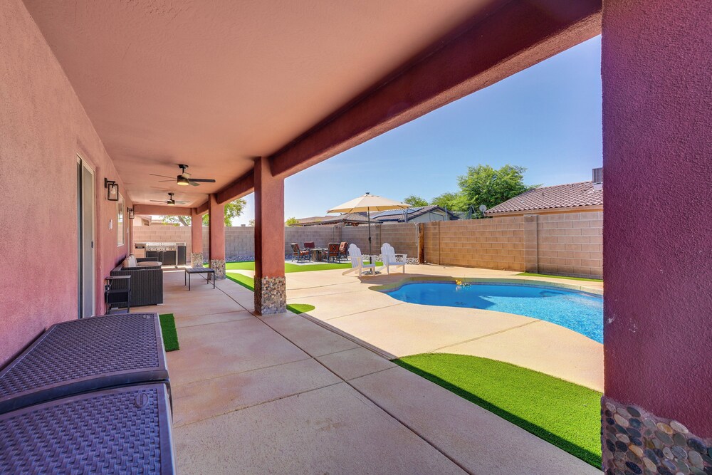 Near Golf Courses: Poolside Paradise in Yuma!